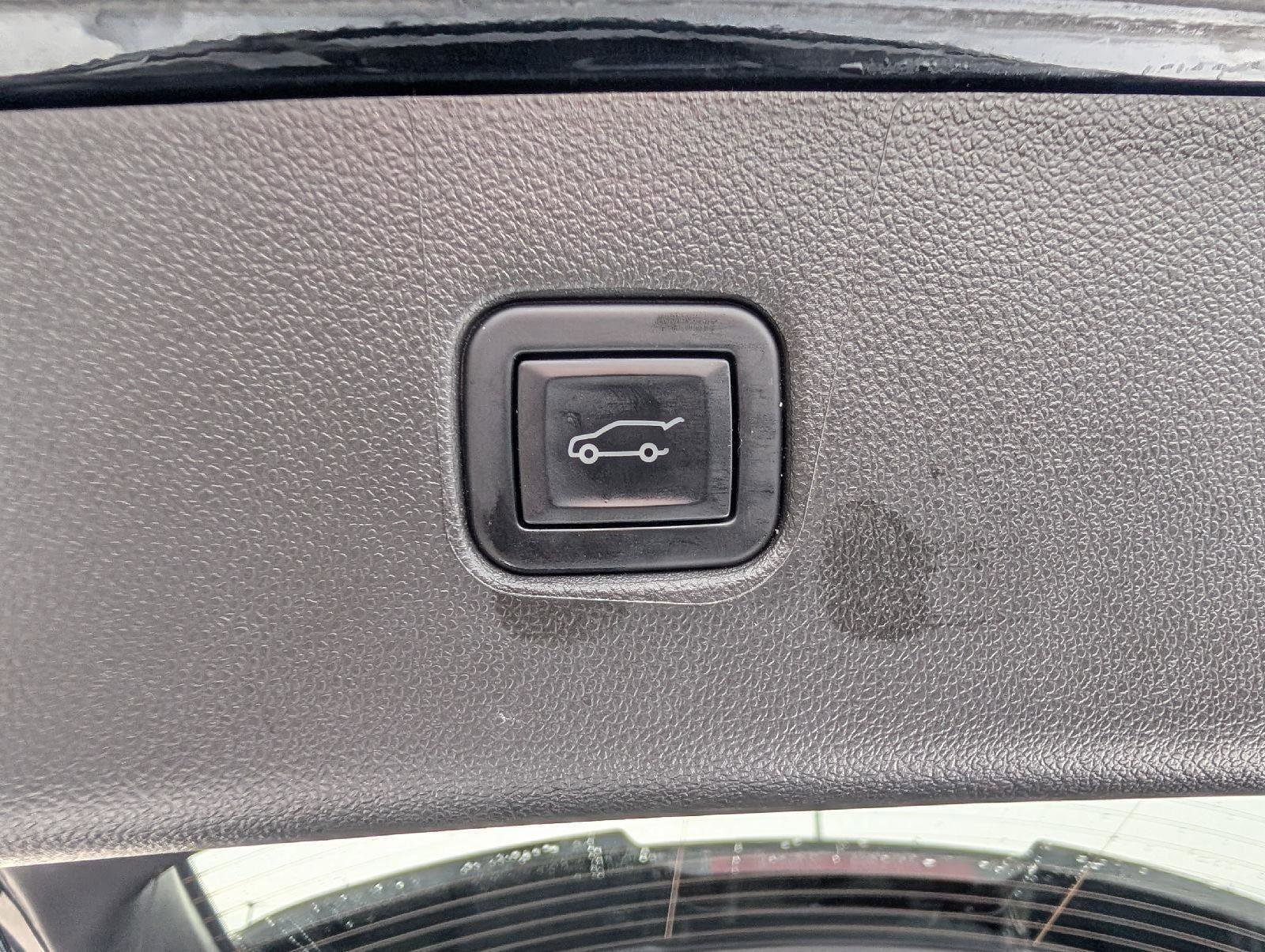 Used 2022 Chevrolet Blazer RS w/ Enhanced Convenience Package image 25