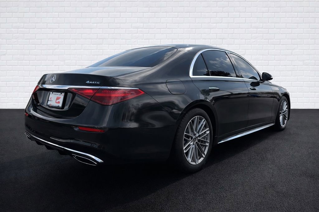 Used 2022 Mercedes-Benz S 580 4MATIC Sedan w/ AMG Line Package image 4