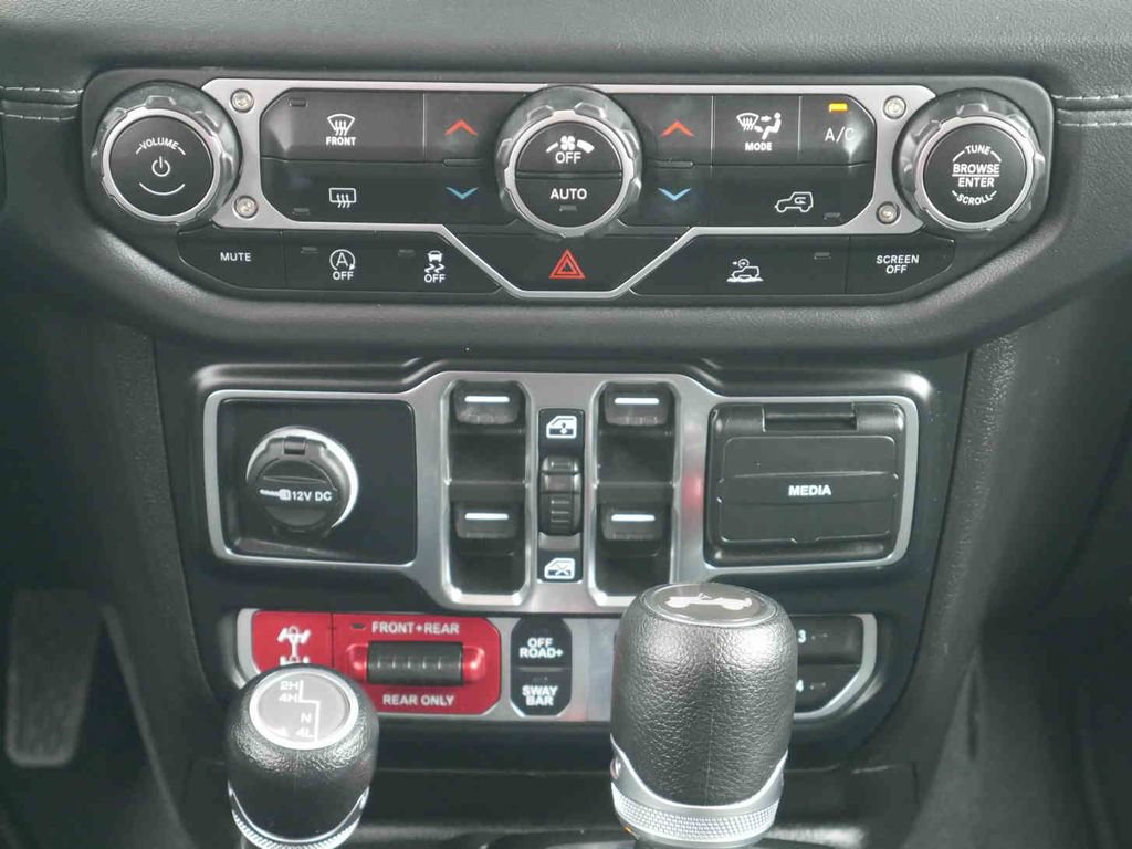 Used 2024 Jeep Wrangler Unlimited Rubicon AWD/4WD image 8