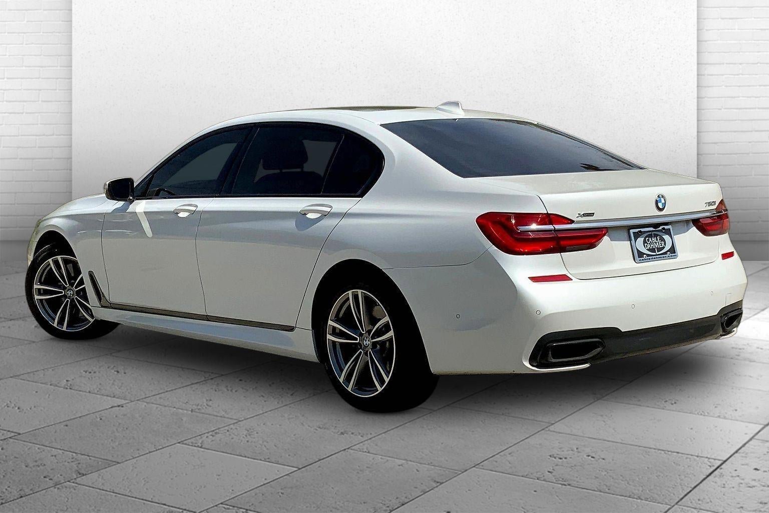 Used 2019 BMW 750i xDrive w/ Executive Package AWD/4WD image 11