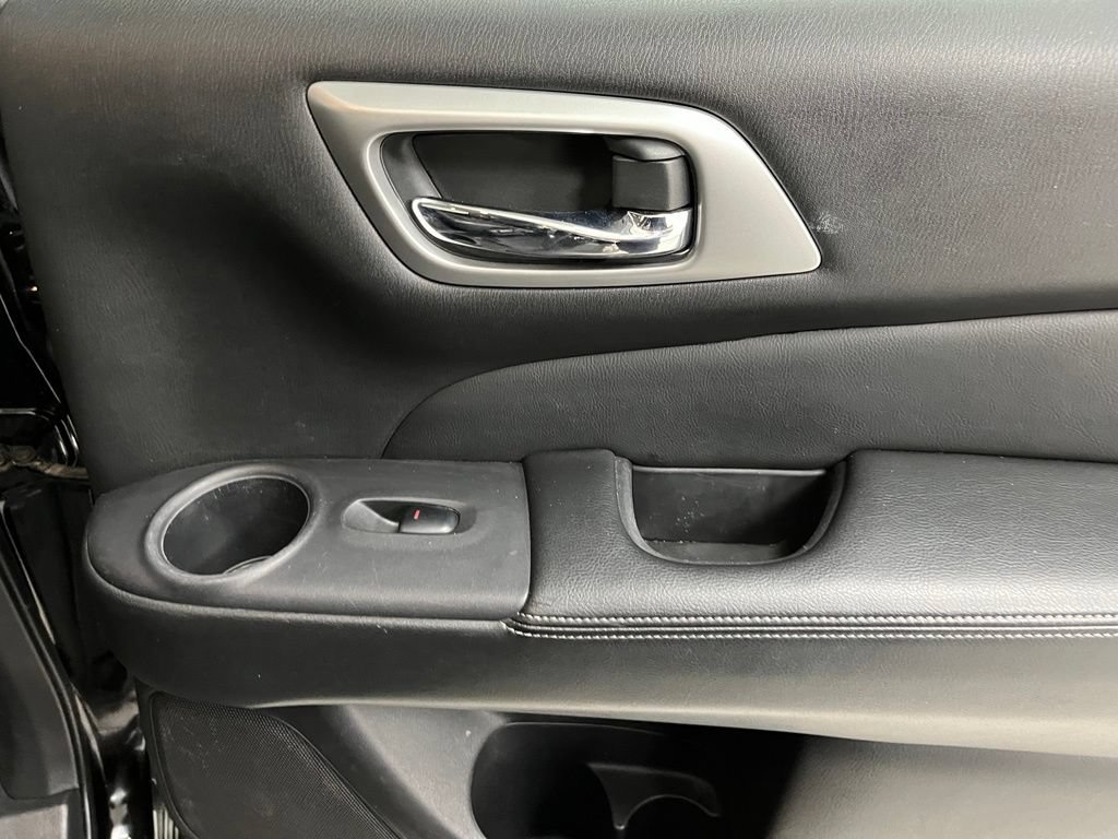 Used 2019 Nissan Pathfinder SL AWD/4WD image 50