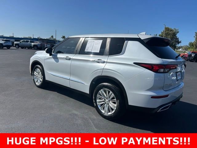 Used 2022 Mitsubishi Outlander ES image 4