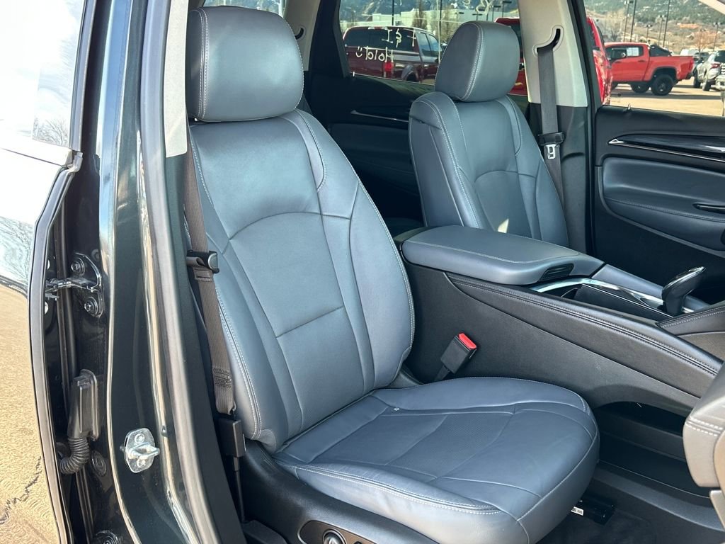 Used 2020 Buick Enclave Essence image 19