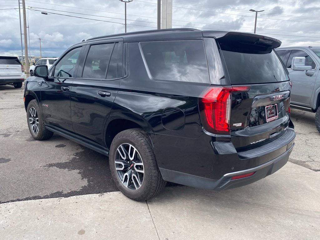 Used 2023 GMC Yukon AT4 w/ AT4 Premium Package AWD/4WD image 3