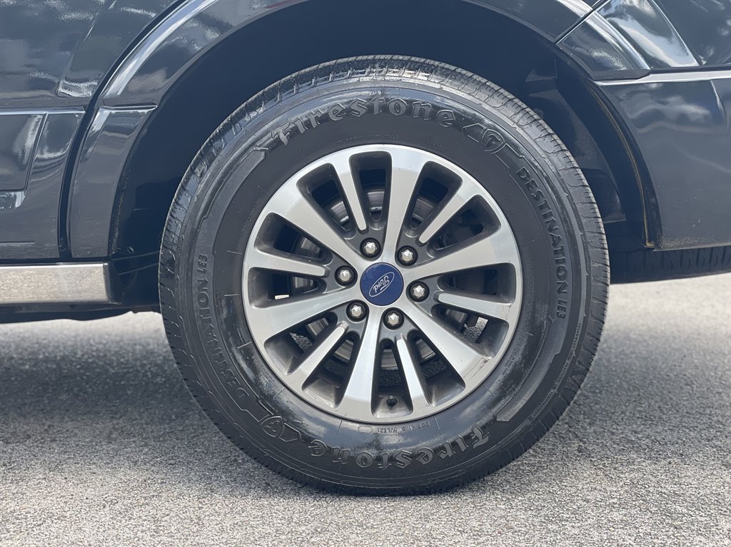 Used 2015 Ford Expedition Platinum AWD/4WD image 37