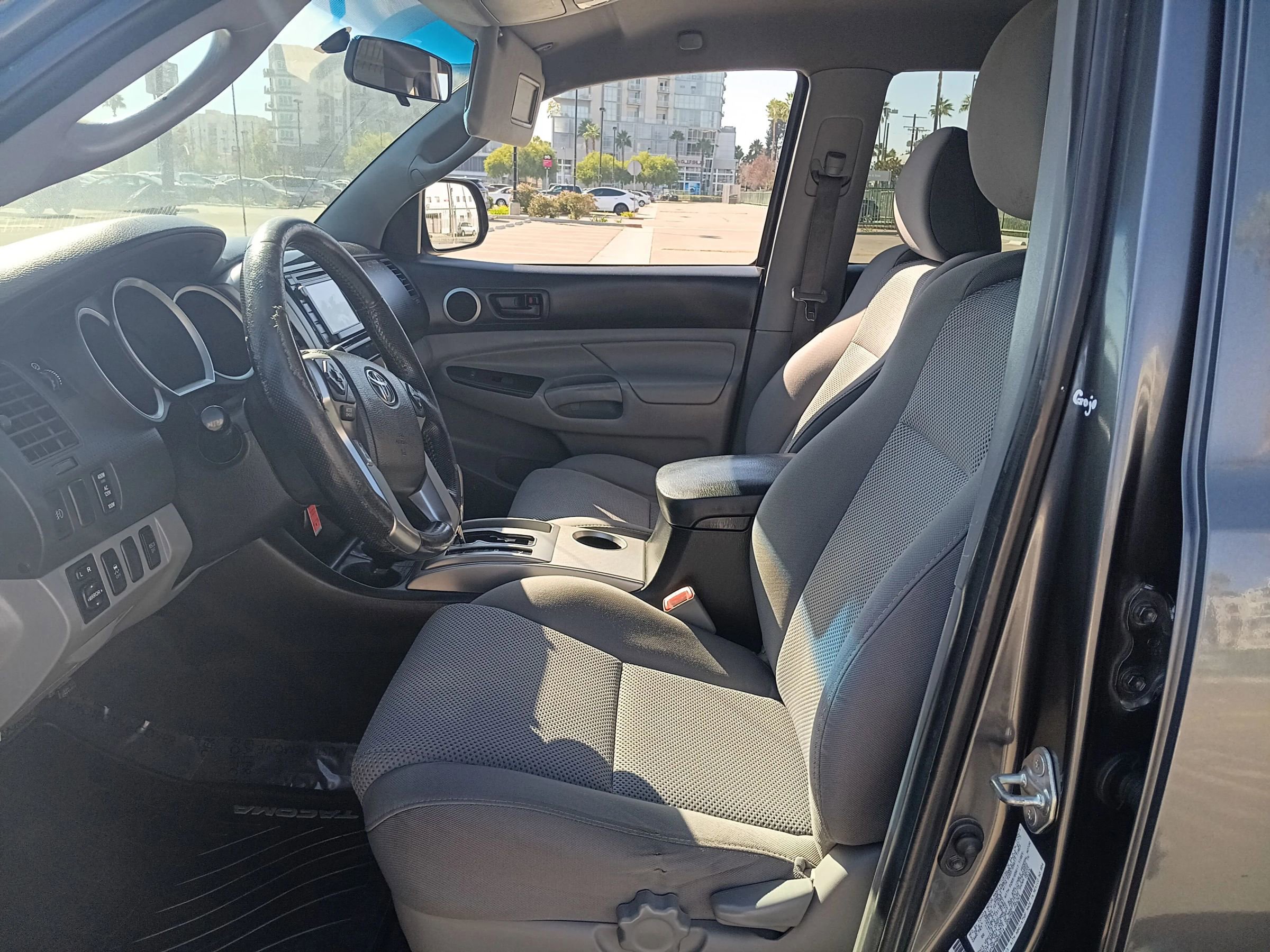 Used 2015 Toyota Tacoma 4x4 Double Cab image 12