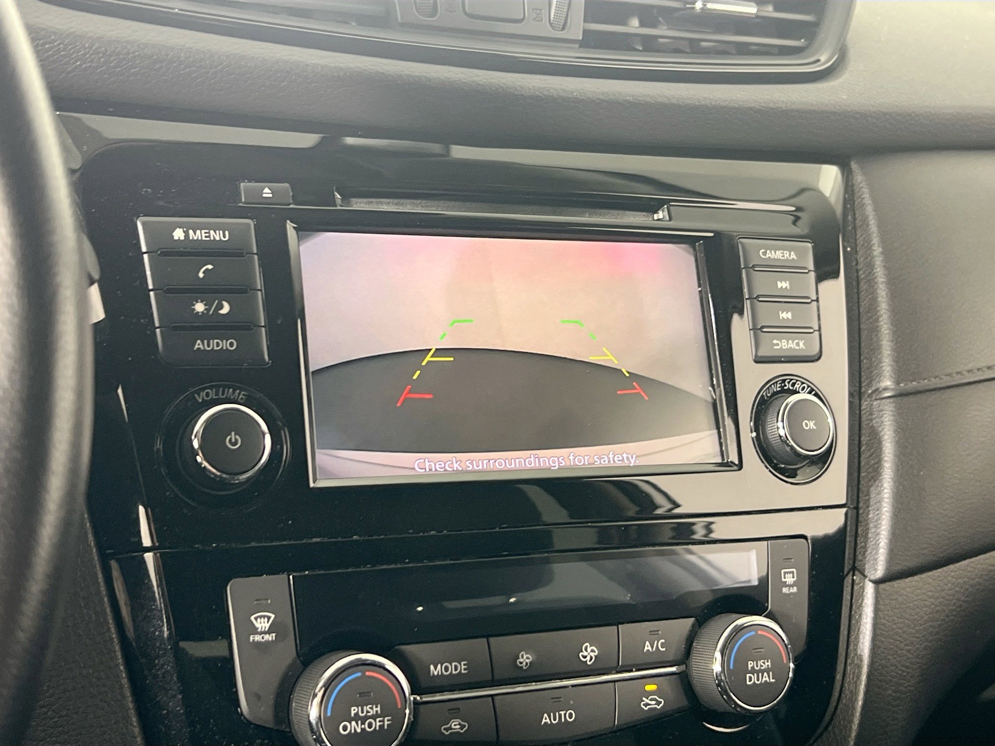 Used 2020 Nissan Rogue SV image 13