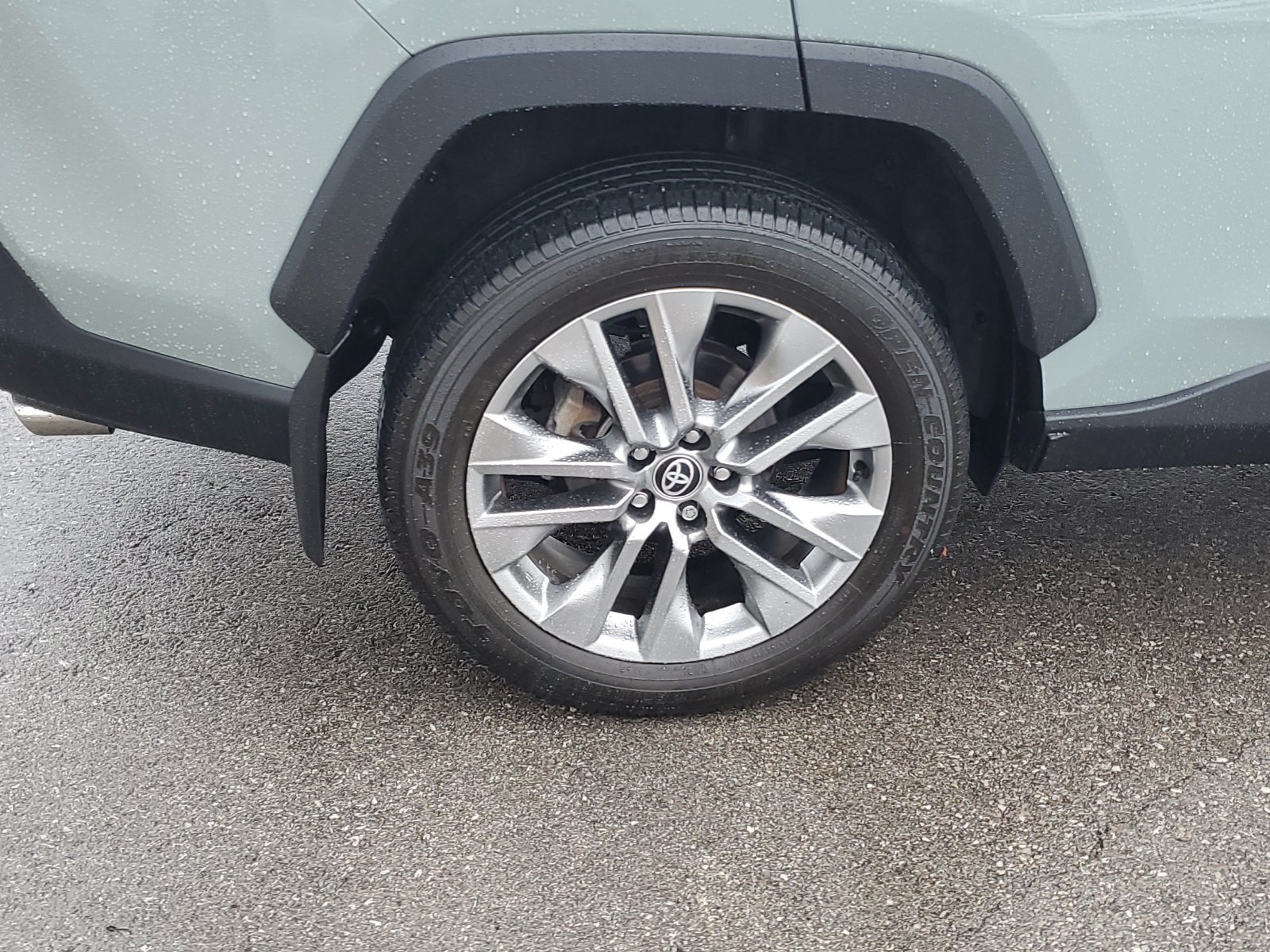 Certified 2023 Toyota RAV4 XLE Premium AWD/4WD image 5