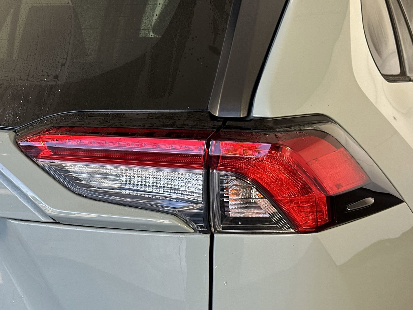 Used 2020 Toyota RAV4 XLE image 35