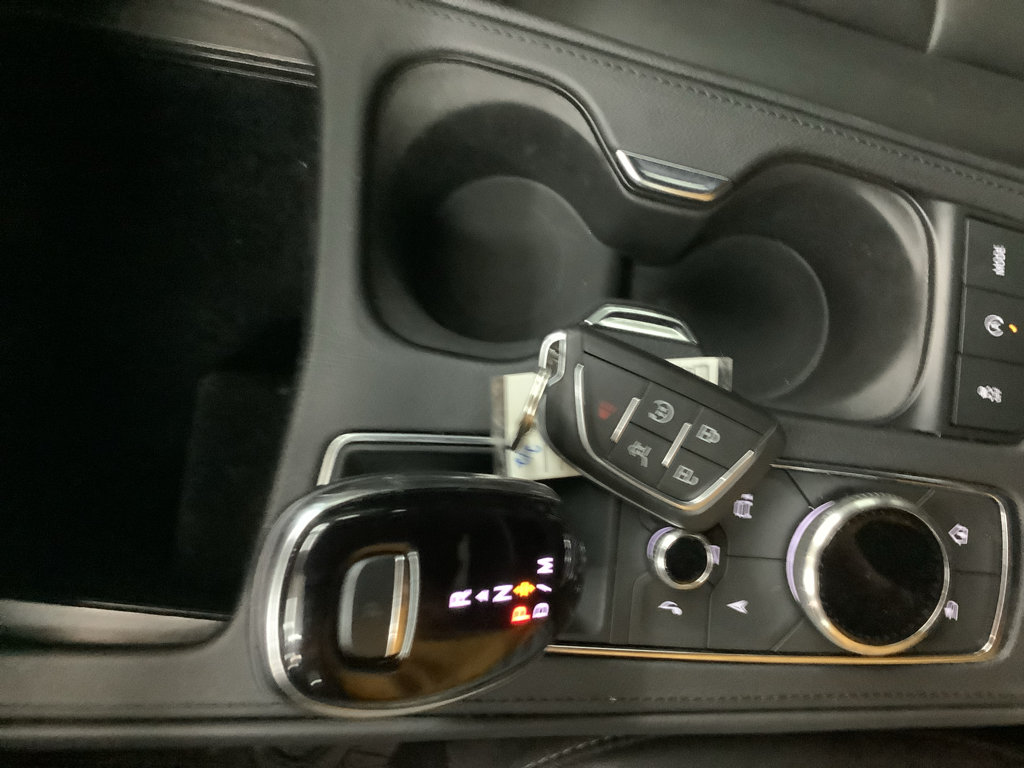 Used 2025 Cadillac XT4 Premium Luxury AWD/4WD image 19