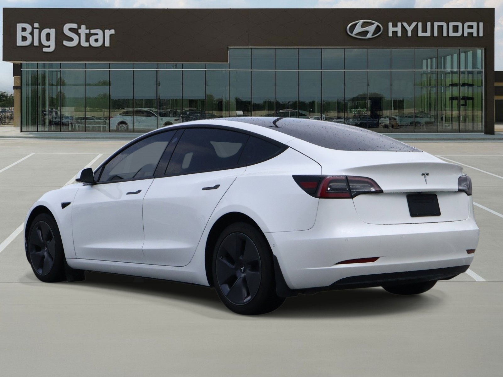 Used 2022 Tesla Model 3 Standard Range RWD image 3