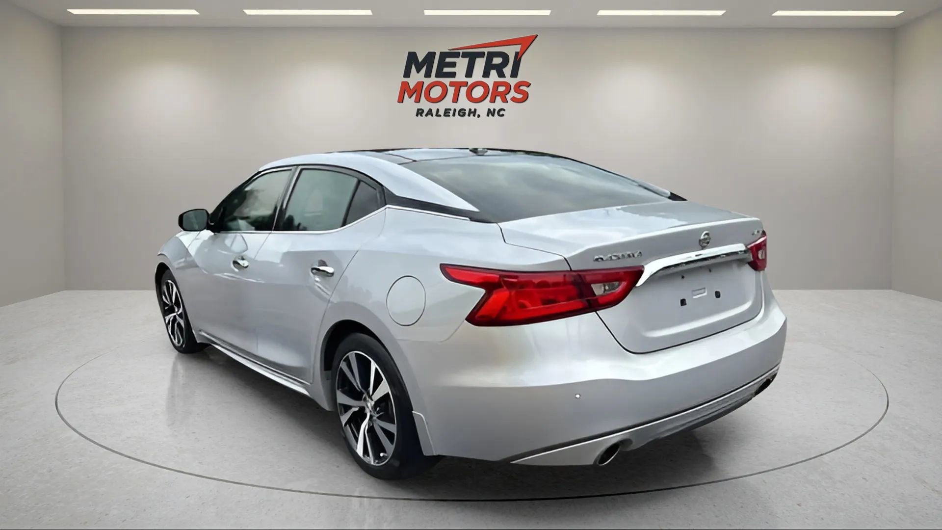 Used 2017 Nissan Maxima Platinum image 14