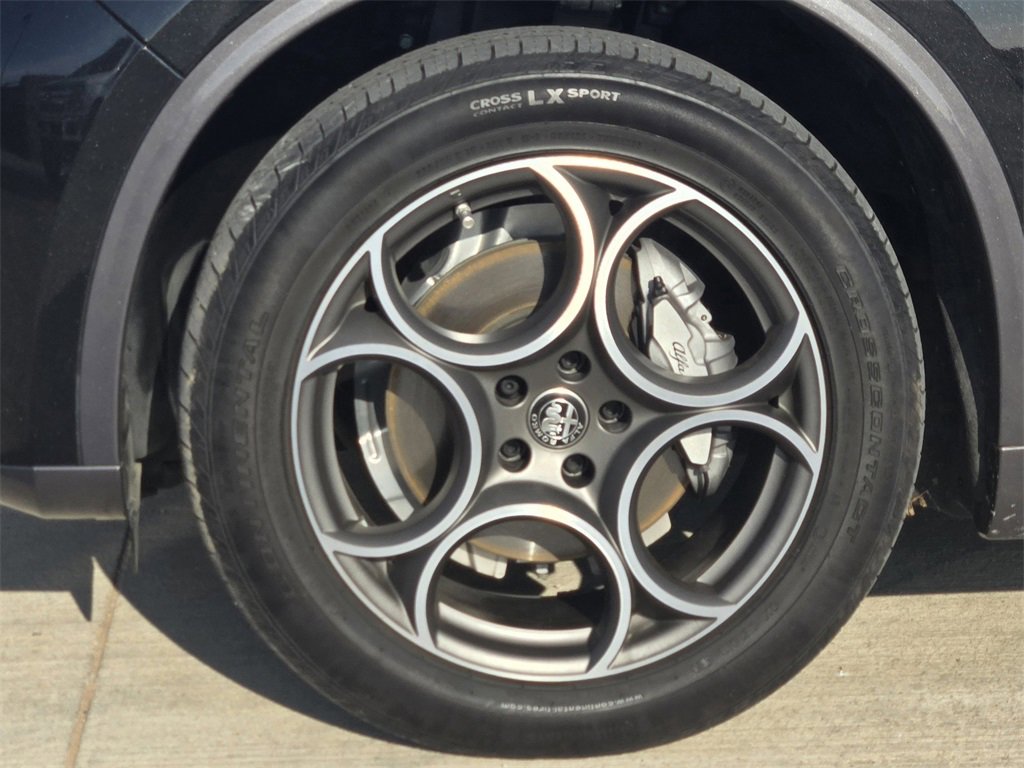 Used 2024 Alfa Romeo Stelvio Ti image 12