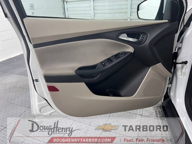 Used 2015 Ford Focus SE FWD image 22