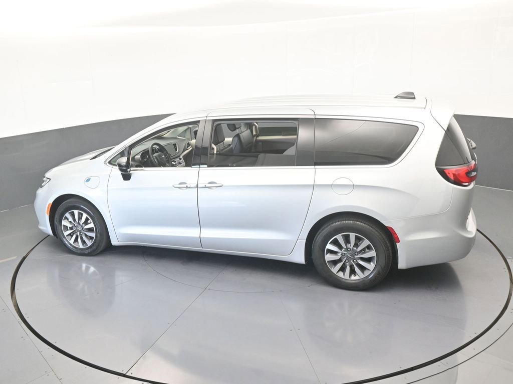 Used 2024 Chrysler Pacifica Select image 53