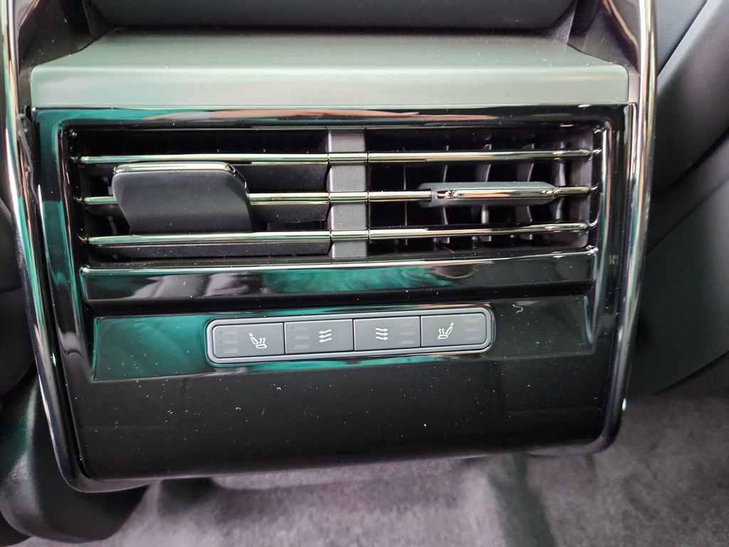 Used 2025 Land Rover Range Rover Sport SE image 26