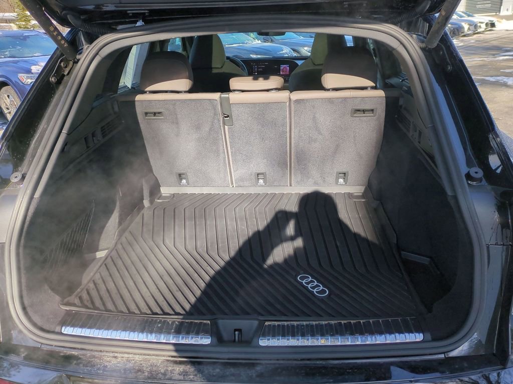 Certified 2025 Audi Q5 Premium Plus image 21