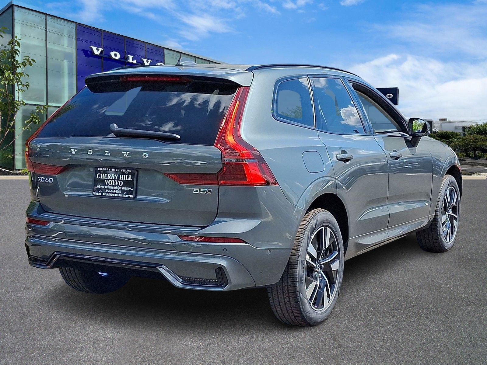 New 2026 Volvo XC60 B5 Plus w/ Protection Package Premier image 6