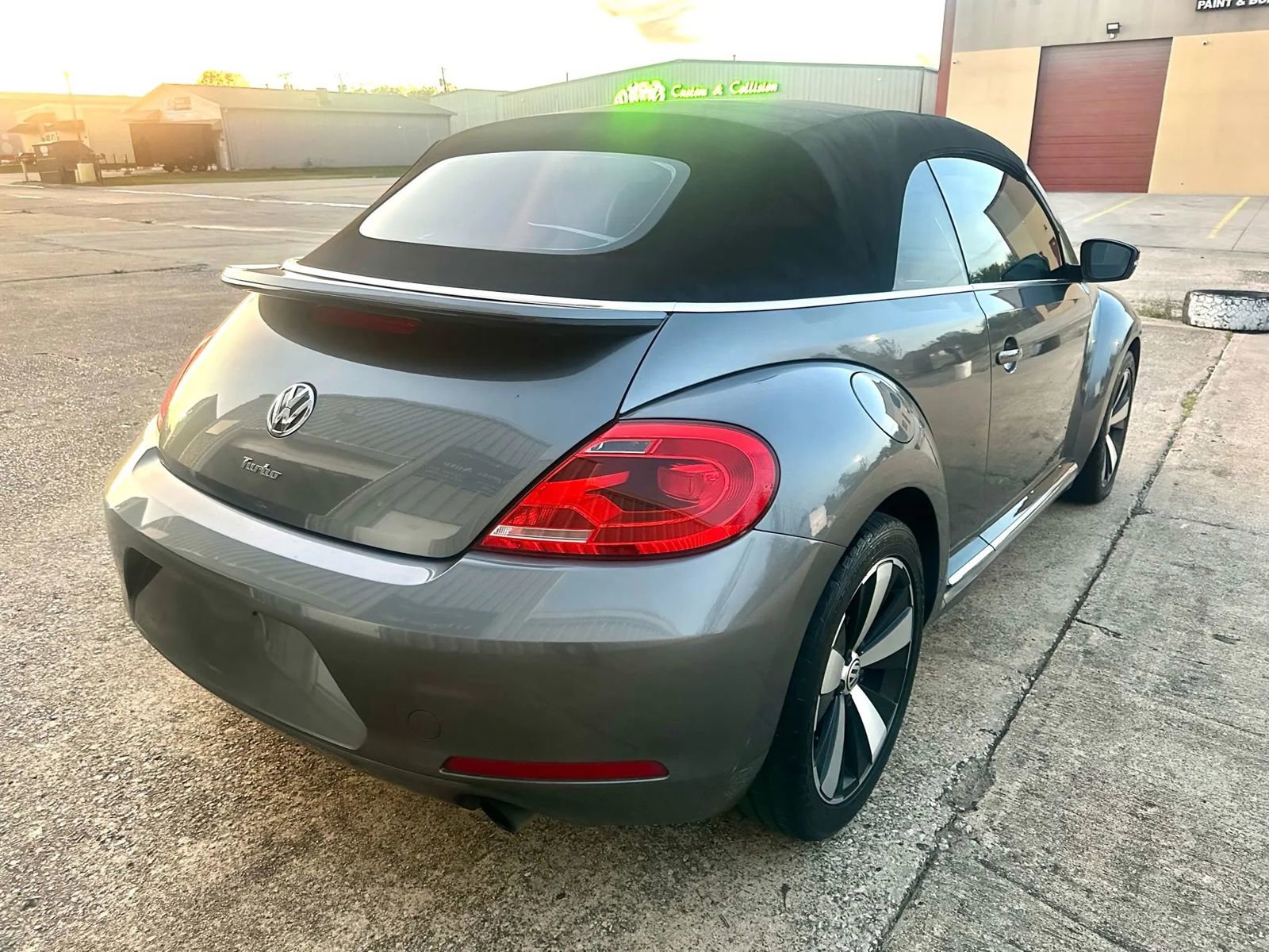 Used 2013 Volkswagen Beetle 2.0T image 10