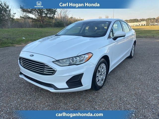 Used 2019 Ford Fusion S image 1