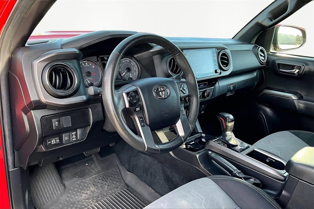 Used 2022 Toyota Tacoma TRD Sport image 14