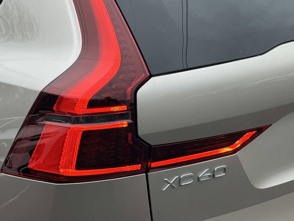 New 2026 Volvo XC60 B5 Ultra w/ Climate Package image 10