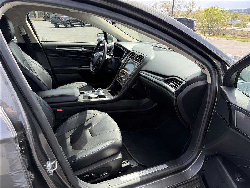 Used 2018 Ford Fusion Titanium AWD/4WD image 10