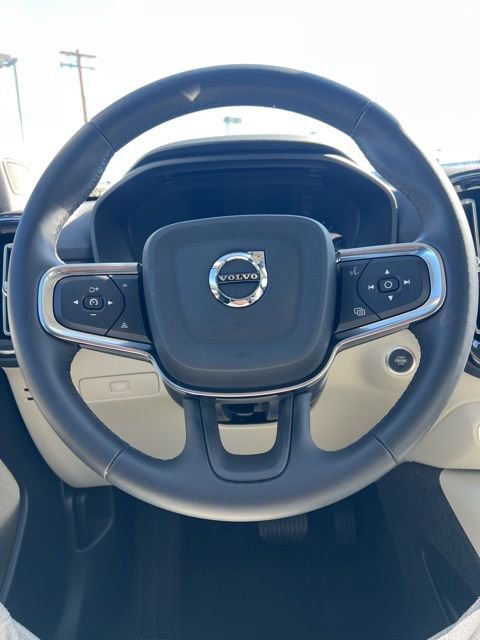 New 2026 Volvo XC40 B5 Plus w/ Climate Package AWD/4WD image 12
