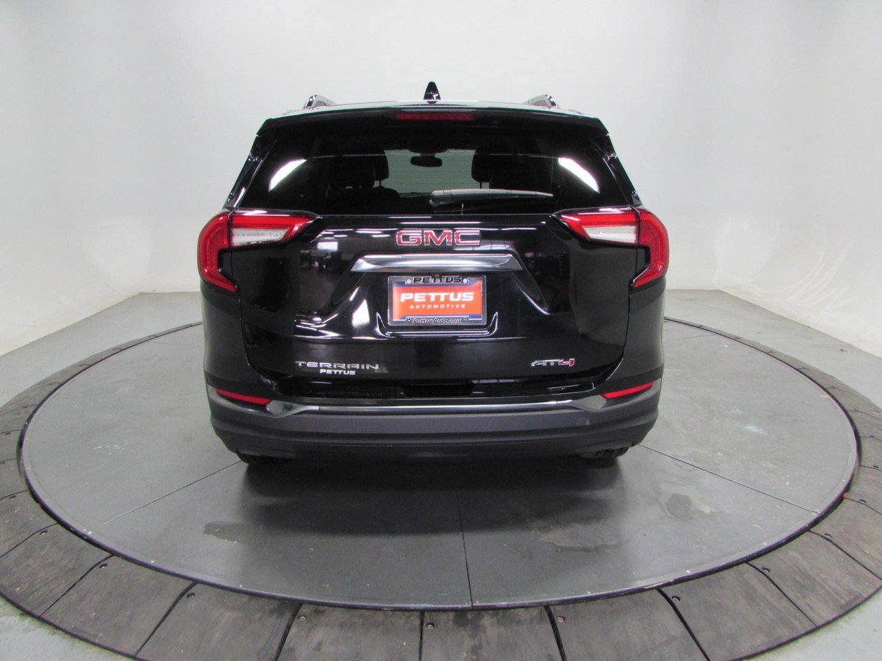 Used 2022 GMC Terrain AT4 image 6