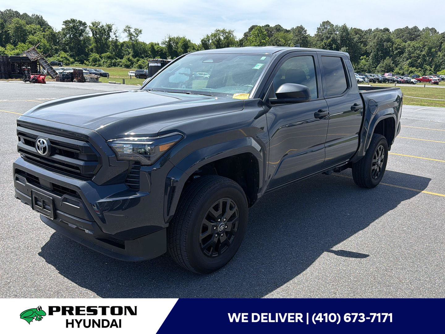 Used 2025 Toyota Tacoma SR AWD/4WD image 1