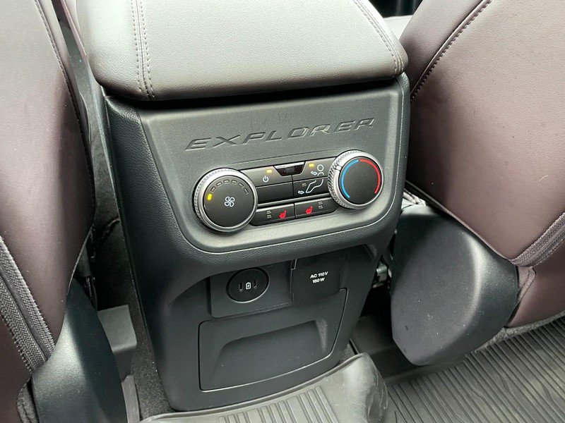 Used 2025 Ford Explorer Platinum w/ LUX Leather Package AWD/4WD image 22