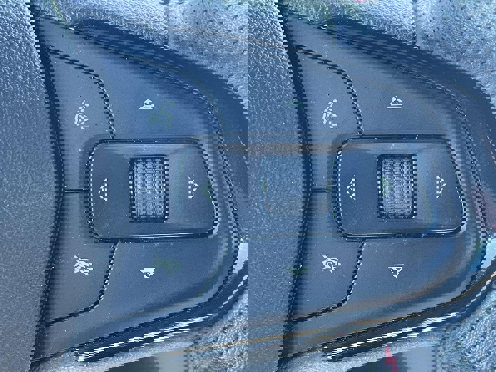 Used 2023 Chevrolet TrailBlazer RS image 21