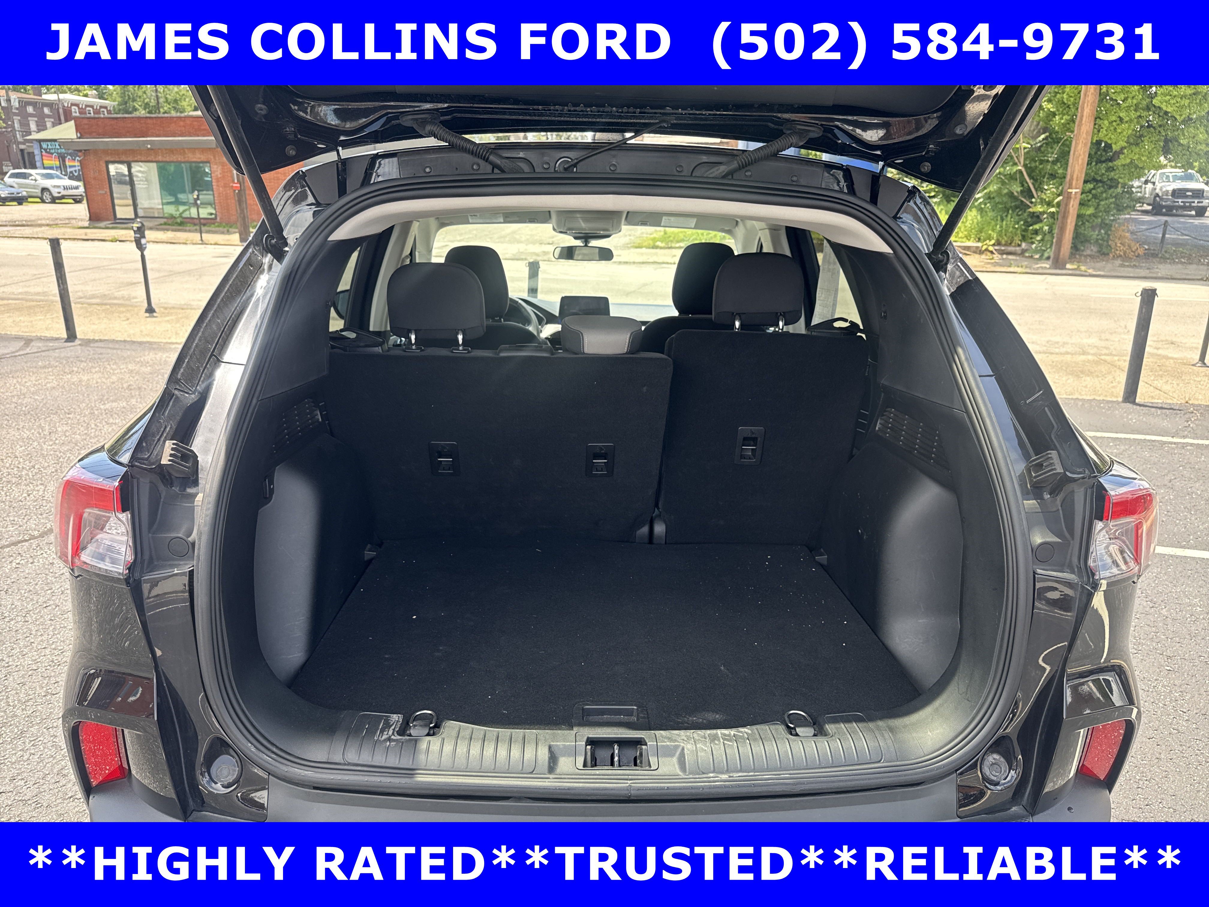 Used 2022 Ford Escape SE w/ Cold Weather Package AWD/4WD image 14