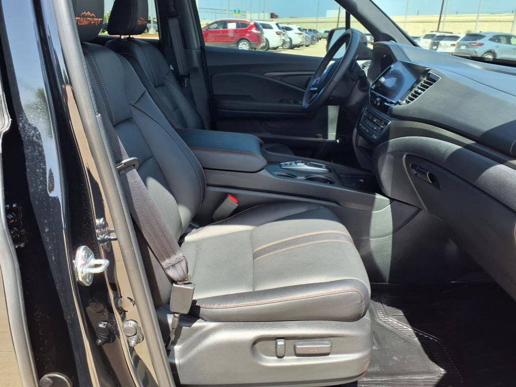 Used 2025 Honda Ridgeline TrailSport image 8