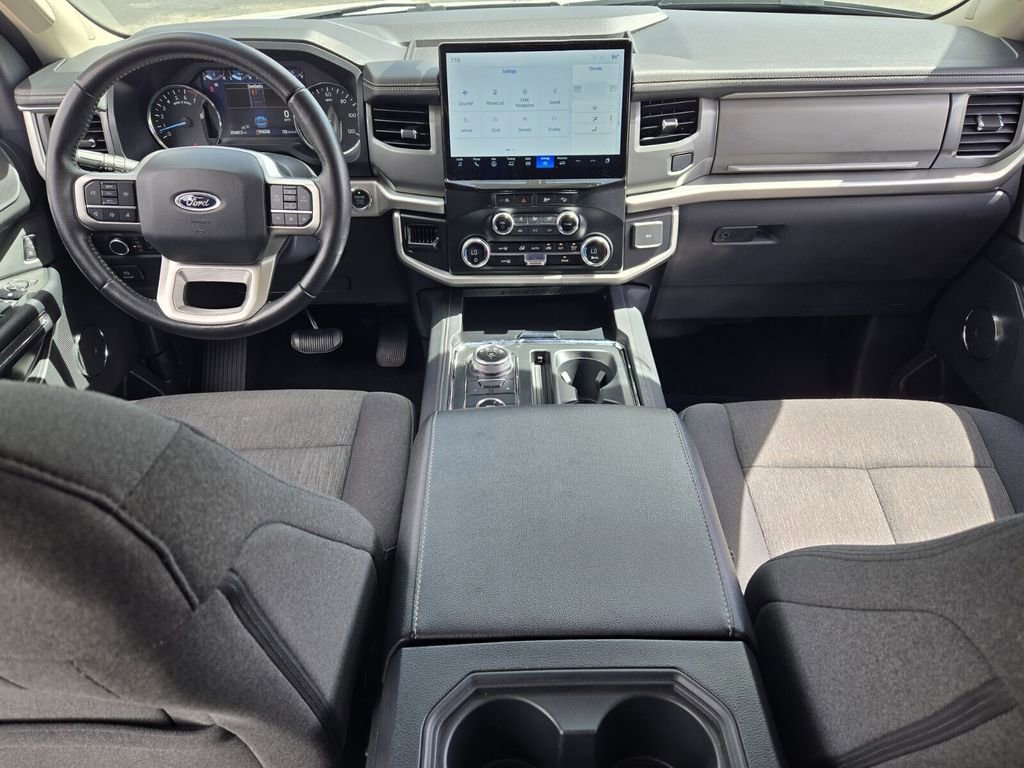 Used 2024 Ford Expedition Max XLT image 12