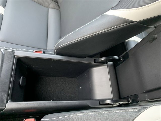 Used 2025 Toyota Camry SE image 26