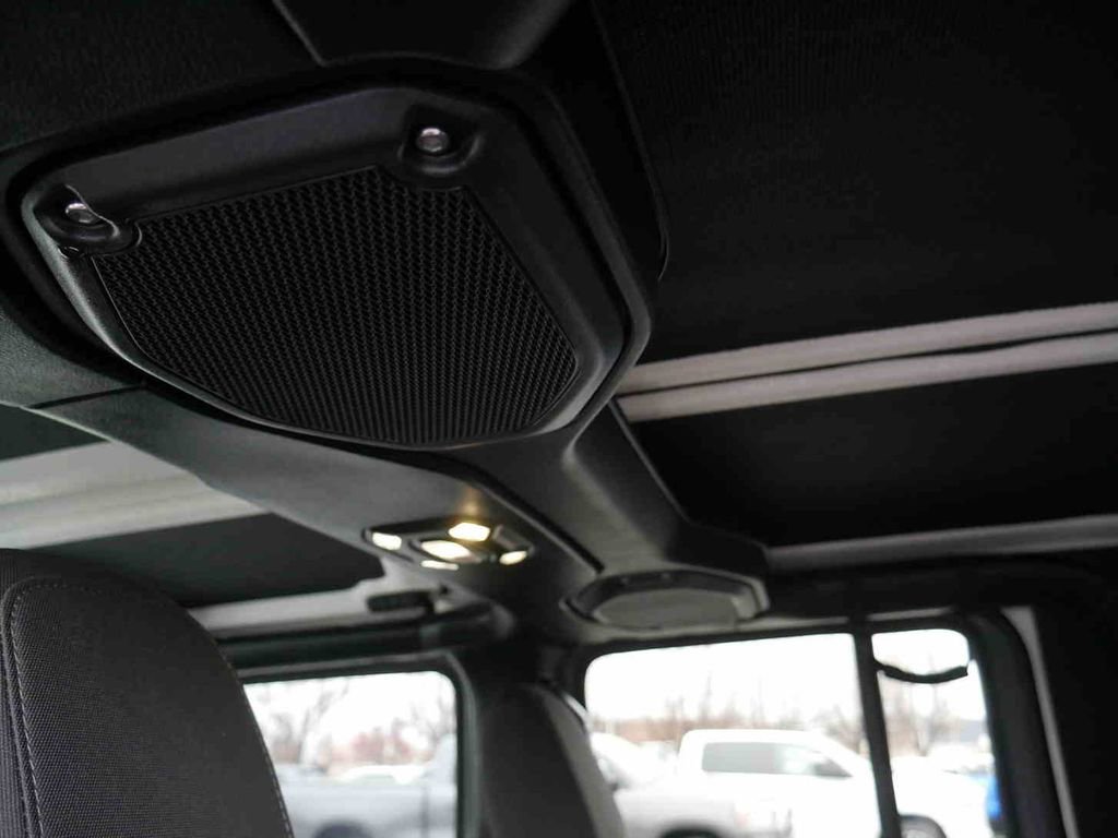 Certified 2022 Jeep Gladiator Rubicon w/ Trailer Tow Package image 19