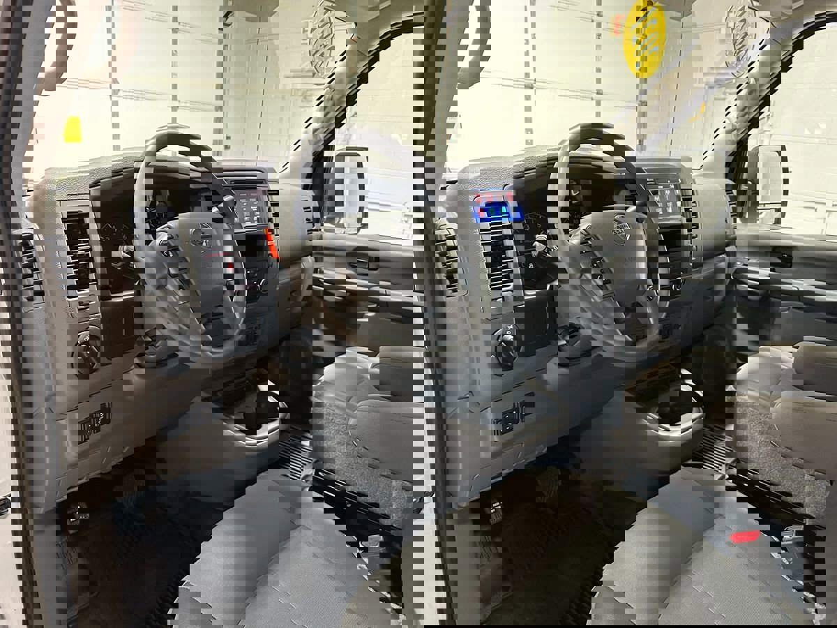 Used 2021 Nissan NV 2500 S image 22
