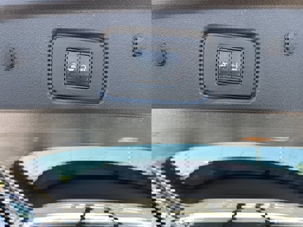 Used 2022 Nissan Pathfinder SL w/ Cargo Package image 18