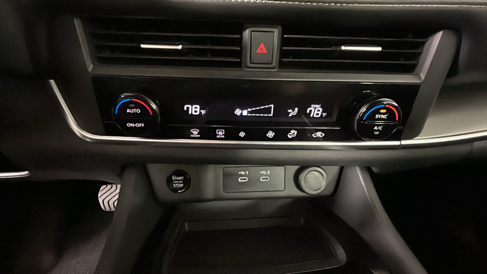 Used 2025 Nissan Rogue SV FWD image 25