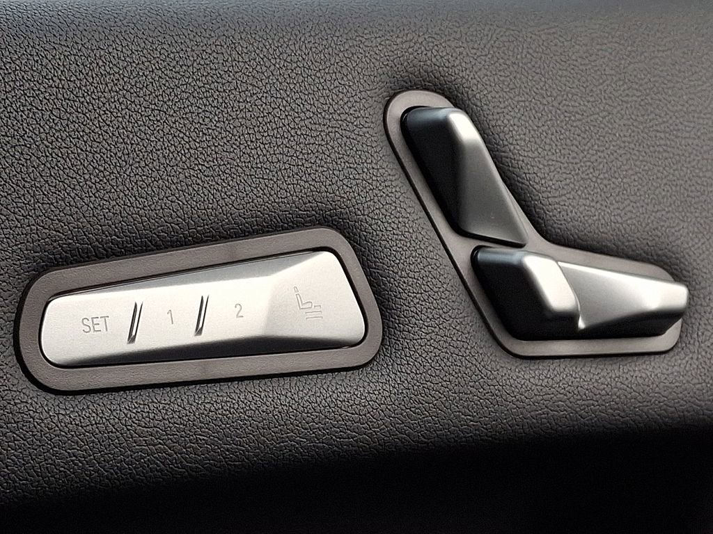 New 2026 BMW iX xDrive60 w/ M Sport Package image 15