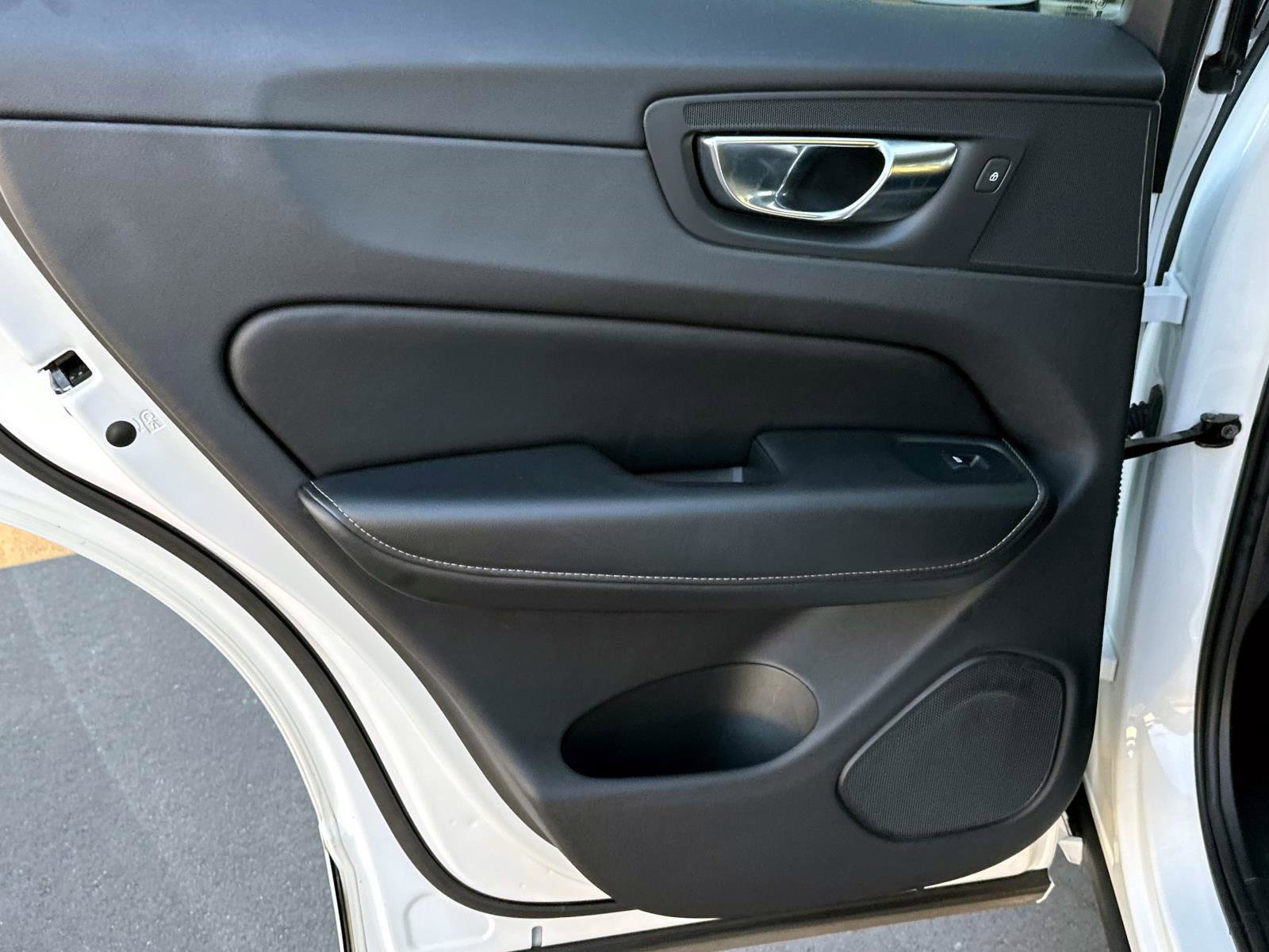 Used 2021 Volvo XC60 T5 Inscription w/ Protection Package Premier image 13