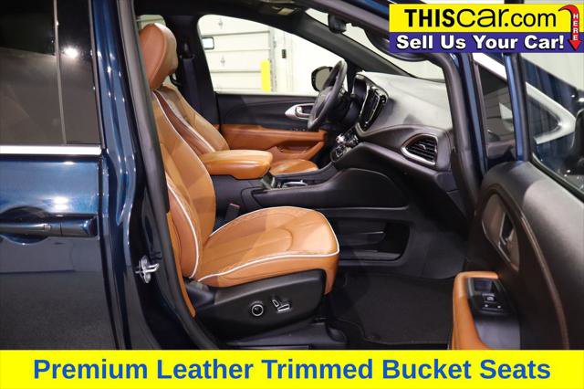 Used 2025 Chrysler Pacifica Pinnacle FWD image 32