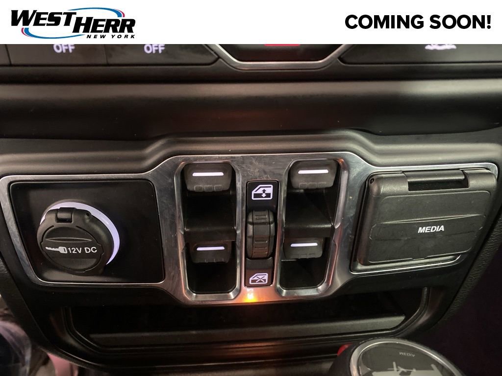 Used 2022 Jeep Wrangler Unlimited Sahara w/ Cold Weather Group image 6