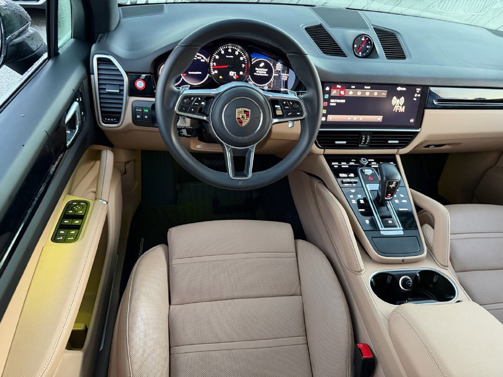 Used 2023 Porsche Cayenne Platinum Edition AWD/4WD image 13