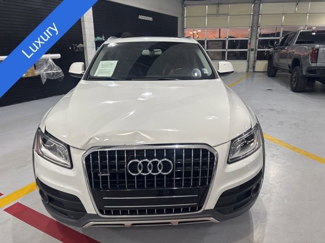 Used 2017 Audi Q5 2.0T Premium Plus w/ Technology Package AWD/4WD image 2