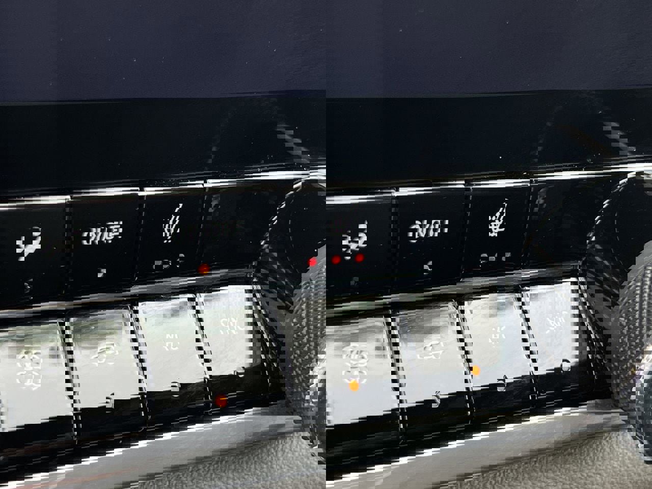 Used 2024 Chevrolet Colorado ZR2 w/ Technology Package AWD/4WD image 22