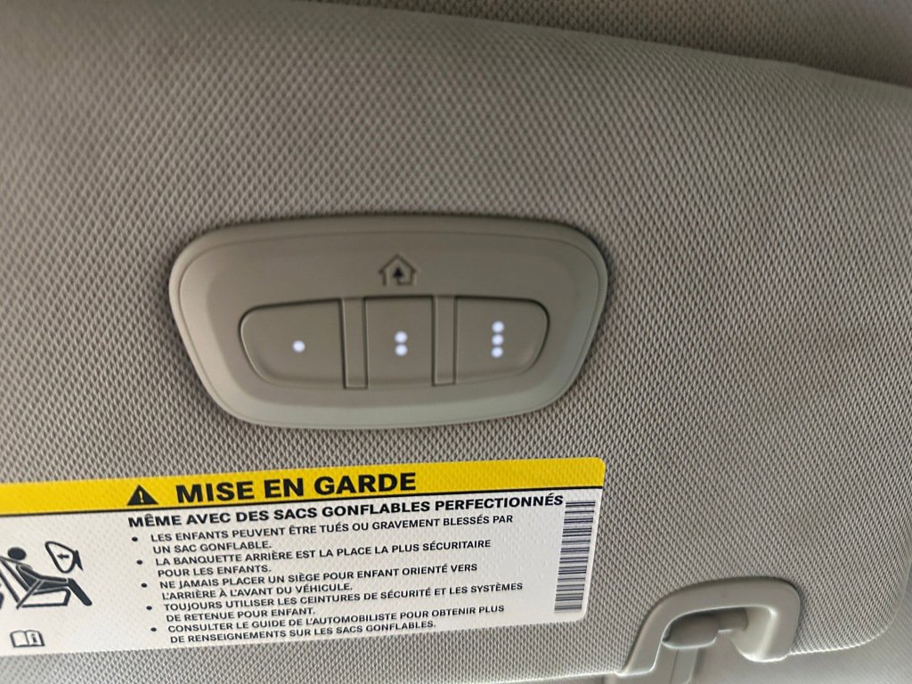 Used 2023 Chrysler Pacifica Limited image 19