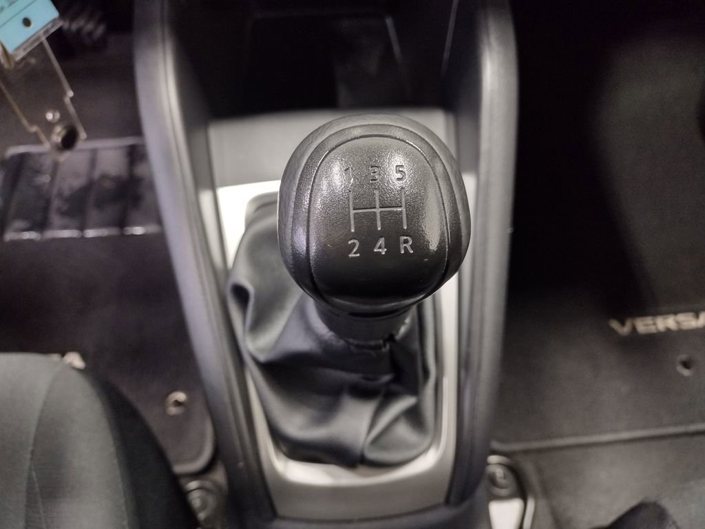 Used 2022 Nissan Versa S image 26