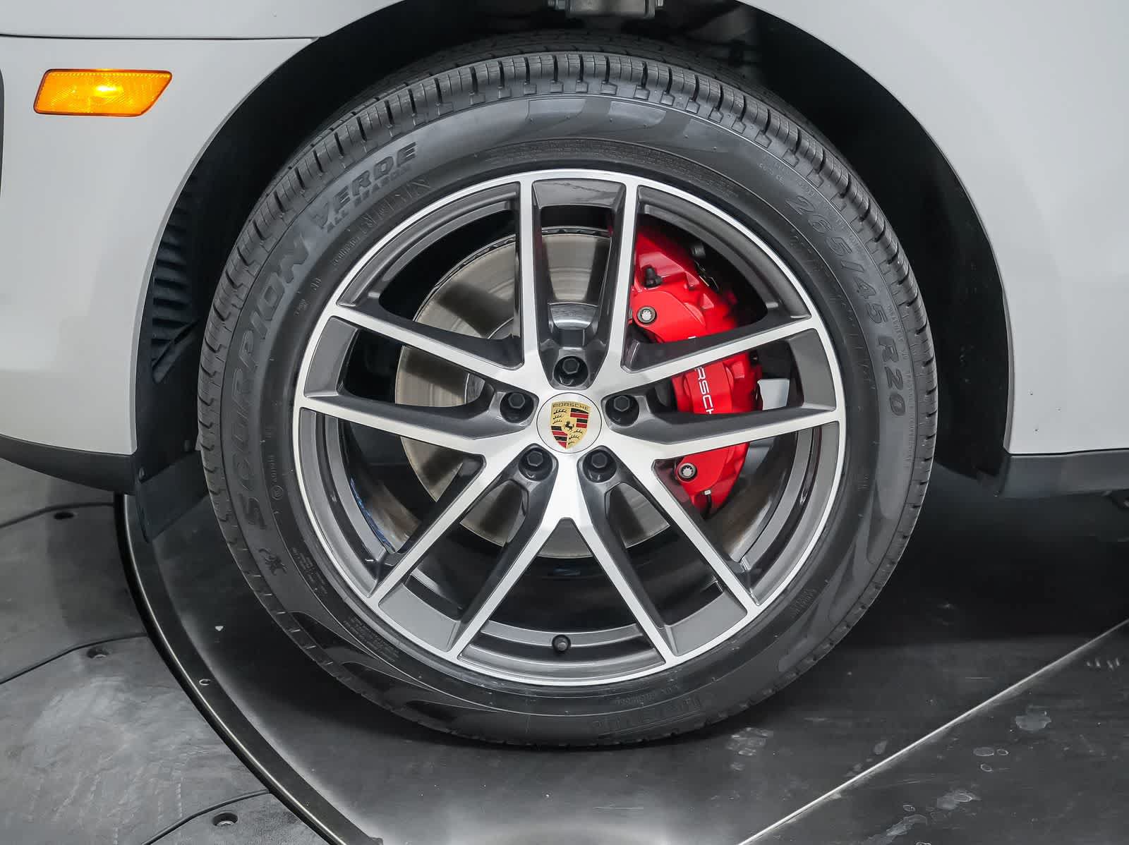 Certified 2024 Porsche Macan S AWD/4WD image 13